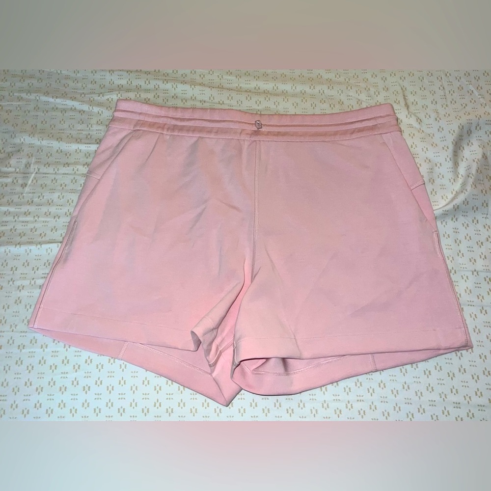Lululemon Softstreme High-Rise Short 4”